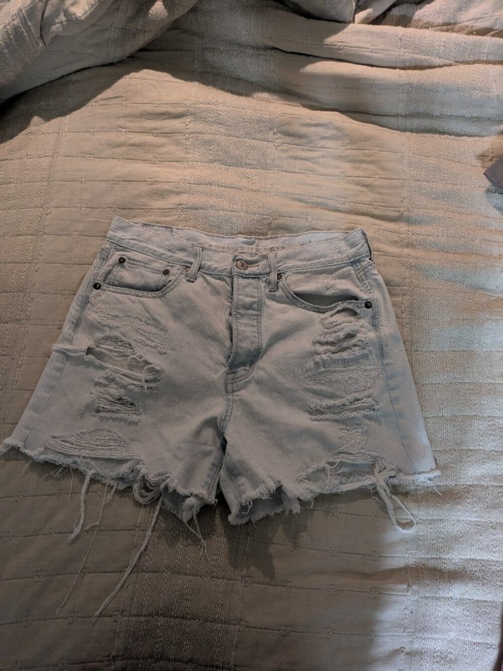 American Eagle Jean Shorts Boyfriend Size 8 Buttonfly Lite Blue